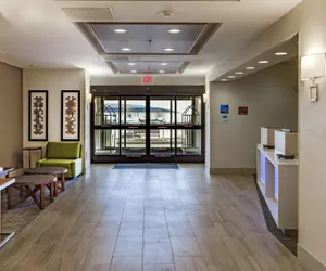 Photo 3 - Holiday Inn Express Hotel & Suites Jacksonville, an IHG Hotel