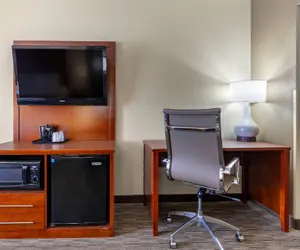Photo 5 - Comfort Suites Oshkosh
