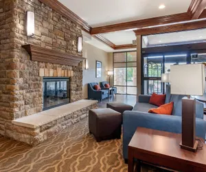 Photo 4 - Comfort Suites Oshkosh