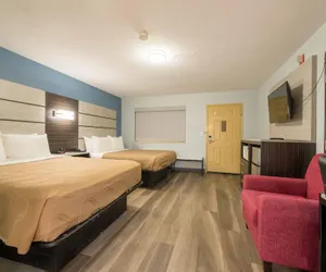 Photo 2 - Quality Inn & Suites Manitou Springs at Pikes Peak