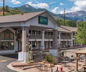 Photo 2 - Quality Inn & Suites Manitou Springs at Pikes Peak