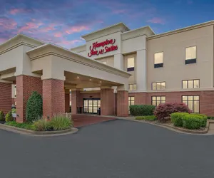 Photo 2 - Hampton Inn & Suites Madisonville