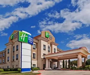 Photo 2 - Holiday Inn Express Hotel & Suites Victoria, an IHG Hotel