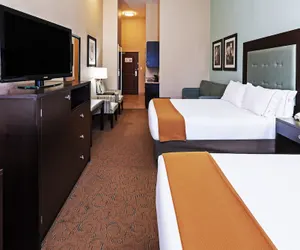 Photo 4 - Holiday Inn Express Hotel & Suites Victoria, an IHG Hotel