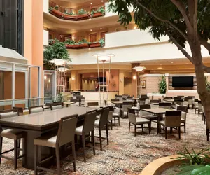 Photo 3 - Embassy Suites Omaha-La Vista/Hotel & Conference Center