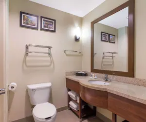 Photo 5 - Comfort Suites North Mobile