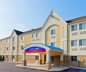 Photo 2 - Candlewood Suites Secaucus - Meadowlands, an IHG Hotel