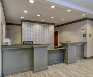 Photo 2 - Best Western Plus Philadelphia-Choctaw Hotel and Suites