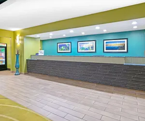 Photo 4 - La Quinta Inn & Suites by Wyndham Paris