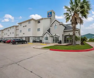 Photo 2 - Studio 6 Ingleside, TX