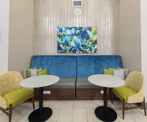 Photo 5 - Hampton Inn & Suites Florence-Downtown