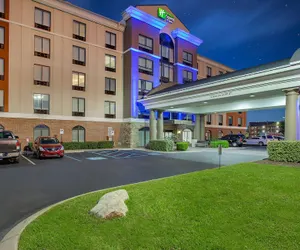 Photo 2 - Holiday Inn Express & Suites Lebanon-Nashville Area