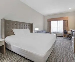 Photo 4 - Best Western Plus Peppertree Inn At Omak