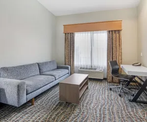 Photo 5 - Best Western Plus Peppertree Inn At Omak