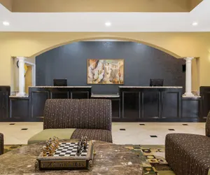 Photo 4 - La Quinta Inn & Suites by Wyndham Pearland - Houston South