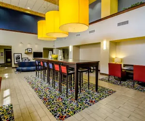 Photo 3 - Hampton Inn & Suites Natchez