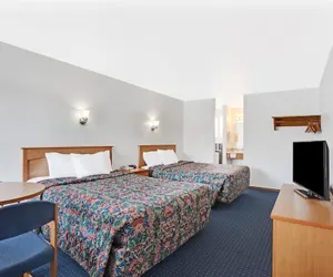 Photo 4 - Days Inn by Wyndham Seattle North of Downtown