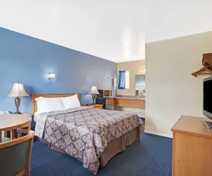 Photo 5 - Days Inn by Wyndham Seattle North of Downtown