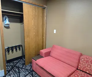 Photo 5 - Town House Extended Stay Hotel Downtown