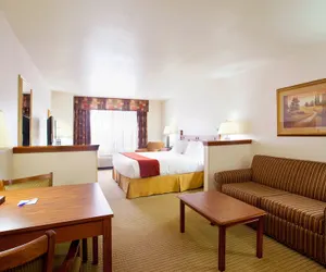 Photo 5 - Holiday Inn Express & Suites Mattoon, an IHG Hotel