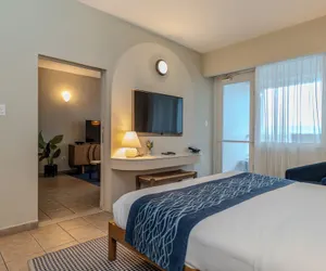 Photo 5 - Comfort Inn & Suites Levittown