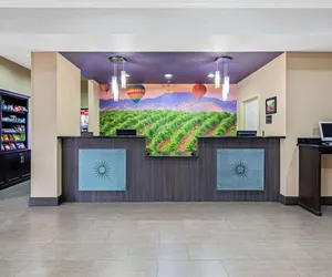 Photo 4 - La Quinta Inn & Suites by Wyndham Temecula