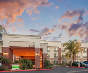 Photo 2 - La Quinta Inn & Suites by Wyndham Temecula