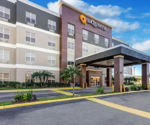 Photo 2 - La Quinta Inn & Suites by Wyndham Tampa Central