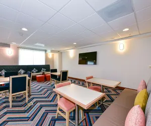 Photo 5 - Hampton Inn & Suites Pittsburg, CA