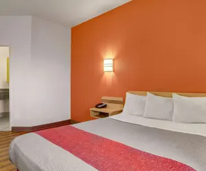 Photo 5 - Howard Johnson by Wyndham Lemoore