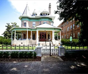 Photo 2 - Hassinger Daniels Mansion Bed and Breakfast