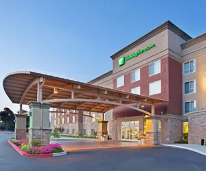 Photo 2 - Holiday Inn & Suites Oakland Airport, an IHG Hotel