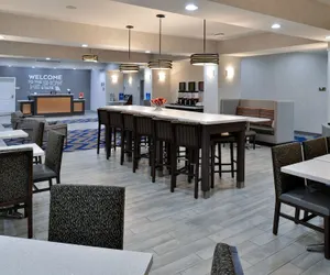 Photo 5 - Hampton Inn Kansas City Northeast