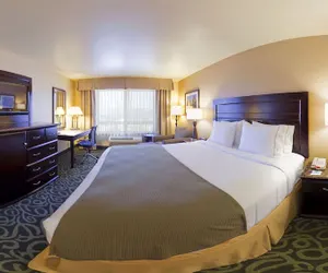 Photo 5 - Holiday Inn Express Hotel & Suites Atascadero, an IHG Hotel