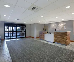Photo 3 - Hampton Inn & Suites Tulare