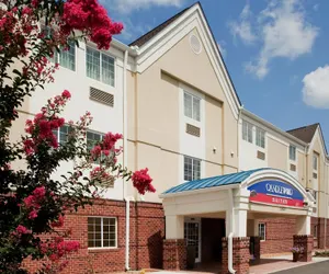 Photo 2 - Candlewood Suites Colonial Heights Fort Lee, an IHG Hotel