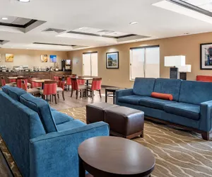 Photo 4 - Comfort Inn And Suites