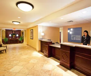 Photo 3 - Holiday Inn Express Hotel & Suites Niagara Falls, an IHG Hotel