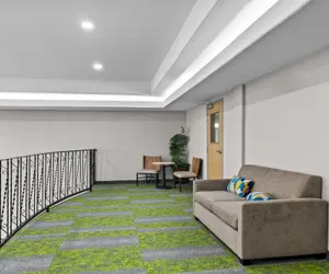 Photo 3 - Spark by Hilton Houston Hobby Airport