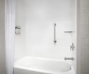 Photo 3 - Holiday Inn Express Hotel & Suites DFW West - Hurst by IHG