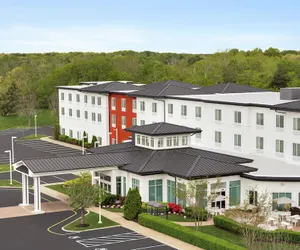 Photo 2 - Hilton Garden Inn Riverhead