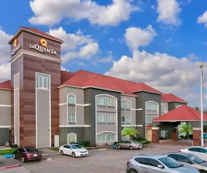 Photo 2 - La Quinta Inn & Suites by Wyndham Palestine