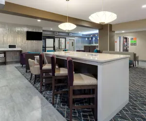 Photo 3 - La Quinta Inn & Suites by Wyndham Wichita Airport