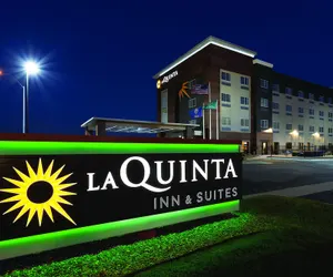 Photo 2 - La Quinta Inn & Suites by Wyndham Wichita Airport