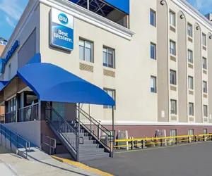 Photo 2 - Best Western Jamaica Inn