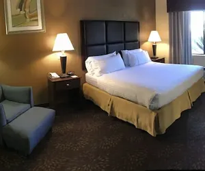 Photo 4 - Holiday Inn Express Hinesville, an IHG Hotel