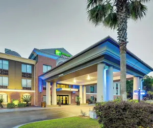 Photo 2 - Holiday Inn Express Hinesville by IHG