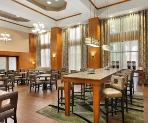 Photo 4 - Hampton Inn & Suites Manchester-Bedford