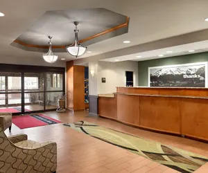 Photo 3 - Hampton Inn & Suites Manchester-Bedford