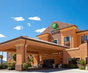 Photo 2 - Holiday Inn Express Hotel & Suites Kingman by IHG